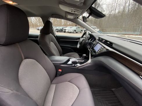 Used 2020 Toyota Camry LE image 25
