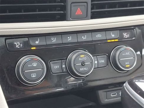 Used 2023 Volkswagen Jetta SE image 25