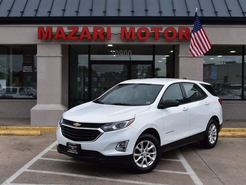 Used 2018 Chevrolet Equinox LS w/ LPO, Protection Package FWD image 2