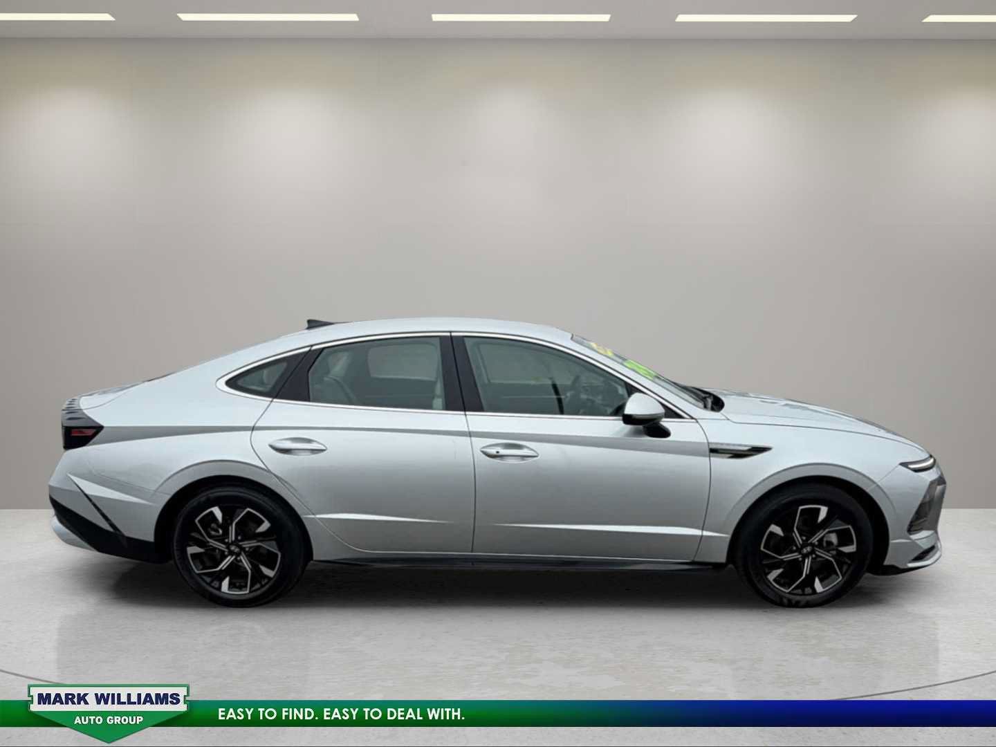 Used 2025 Hyundai Sonata SEL FWD image 10