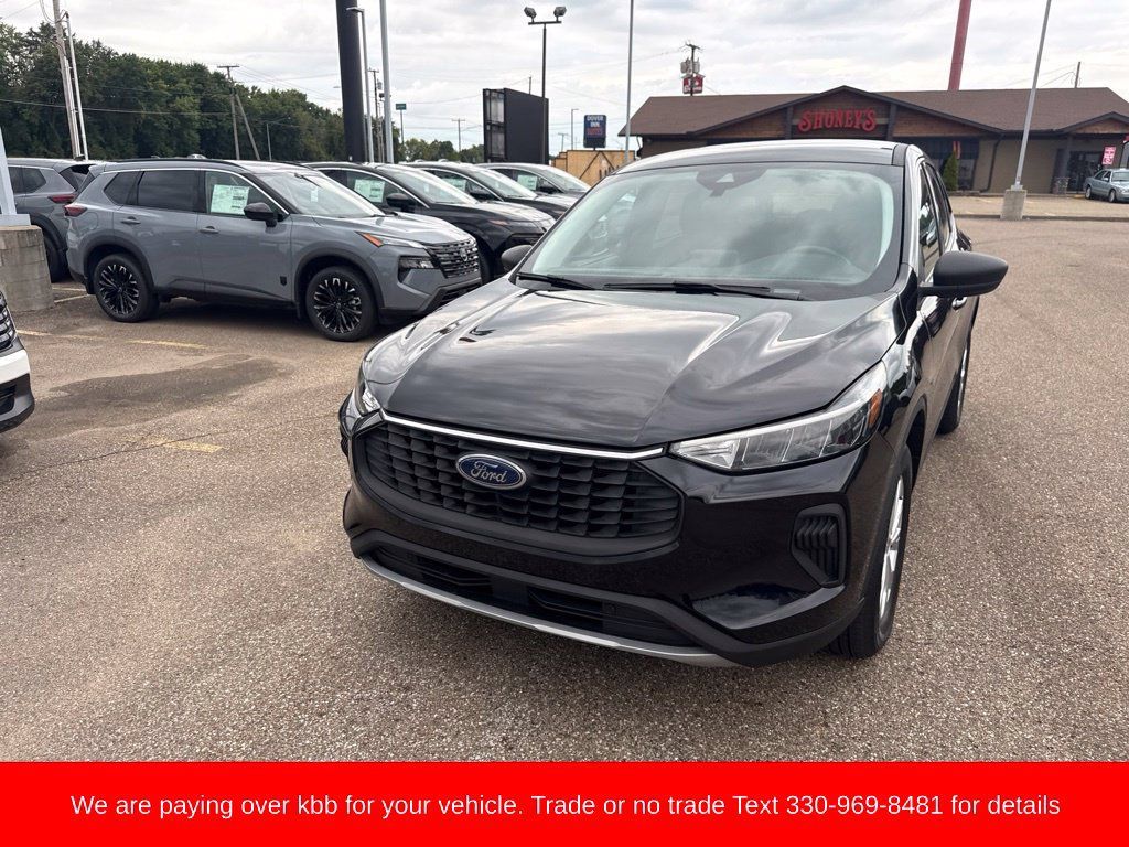 Used 2024 Ford Escape Active AWD/4WD image 3