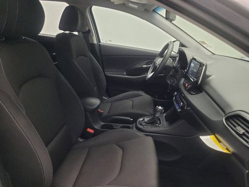 Used 2019 Hyundai Elantra GT FWD image 21