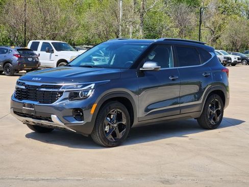 Certified 2026 Kia Seltos EX w/ EX Sunroof Package FWD image 3