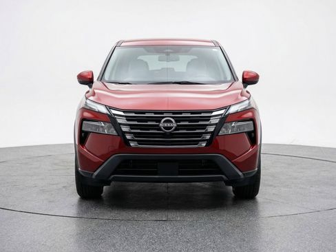 Used 2025 Nissan Rogue SV FWD image 2