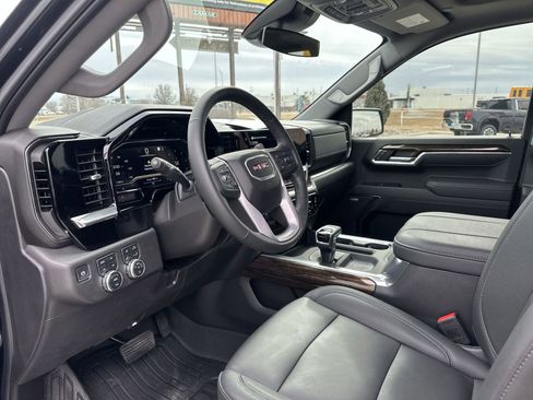 Used 2025 GMC Sierra 1500 Elevation w/ Elevation Premium Package image 10