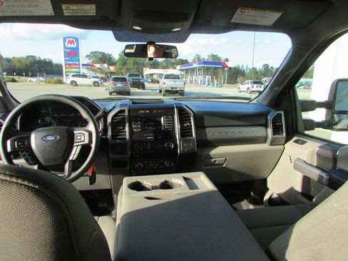 Used 2018 Ford F250 XLT image 11