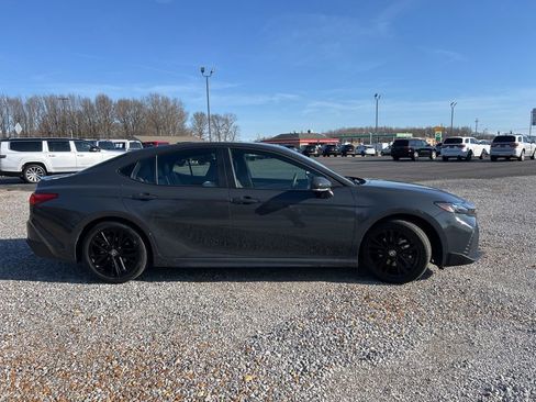 Used 2025 Toyota Camry SE image 5