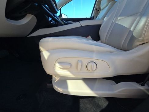 Used 2023 Buick Enclave Essence image 22