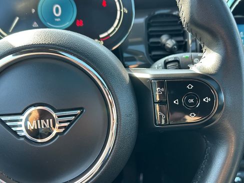 Used 2022 MINI Cooper 2-Door Hardtop image 19