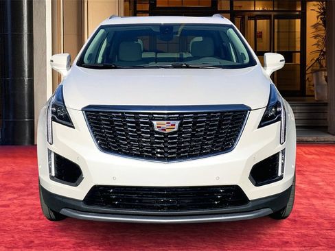 Certified 2023 Cadillac XT5 Premium Luxury w/ Technology Package image 3