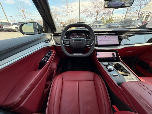 Used 2024 Jeep Wagoneer Launch Edition image 17