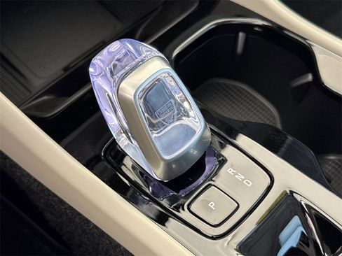 New 2026 Volvo XC40 B4 Plus image 21