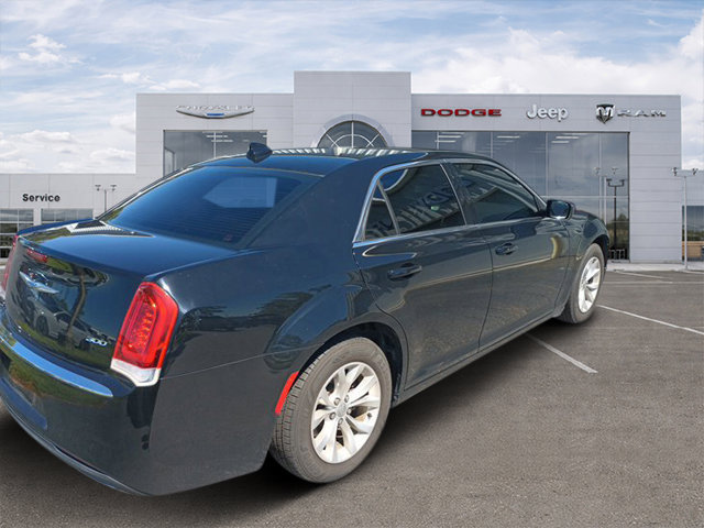 Certified 2019 Chrysler 300 Touring RWD image 17
