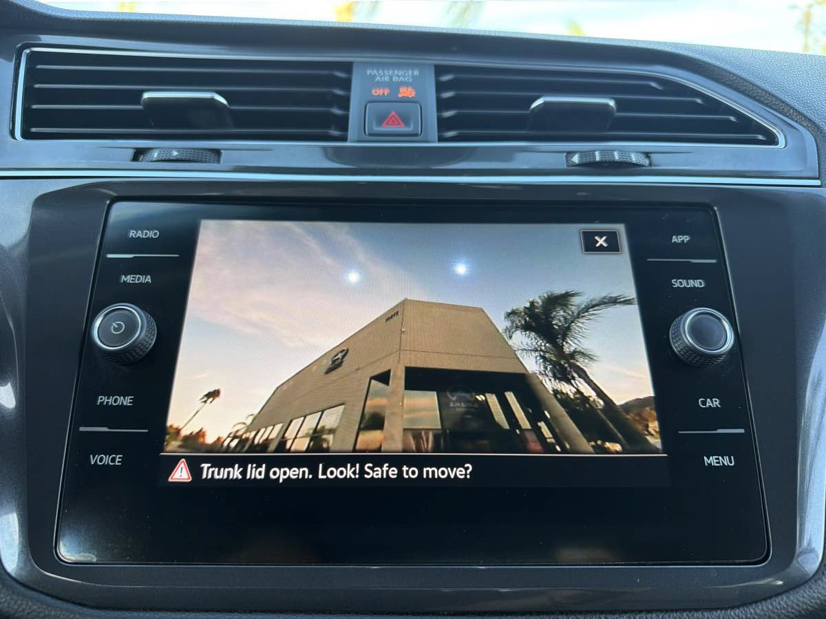 Used 2022 Volkswagen Tiguan SE FWD image 25