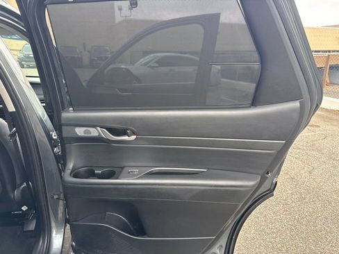 Used 2023 Hyundai Palisade Limited AWD/4WD image 34