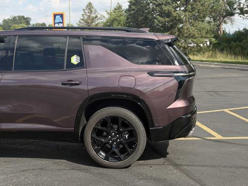 Used 2024 Chevrolet Traverse RS w/ LPO, Floor Liner Package AWD/4WD image 6