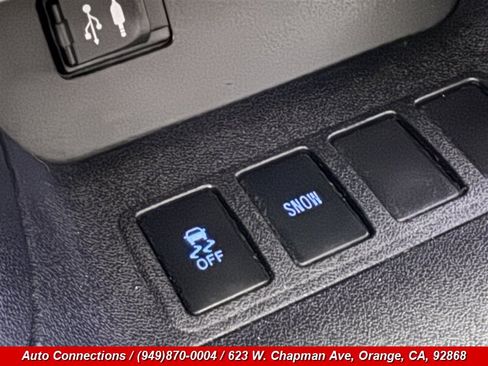 Used 2016 Toyota Highlander XLE FWD image 18