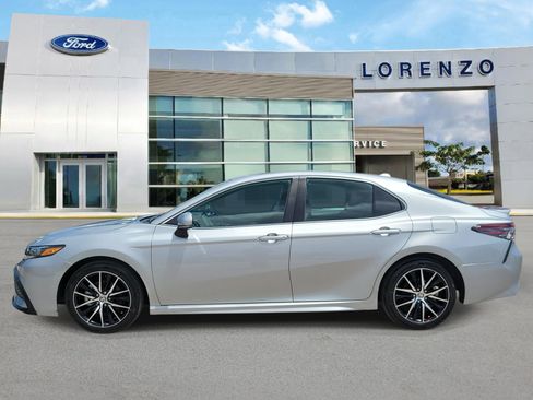 Used 2024 Toyota Camry SE w/ Convenience Package FWD image 8