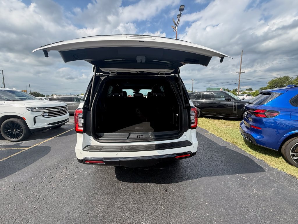 Used 2022 Ford Expedition Limited RWD image 5