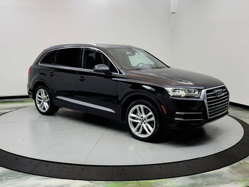 Used 2017 Audi Q7 3.0T Prestige image 3