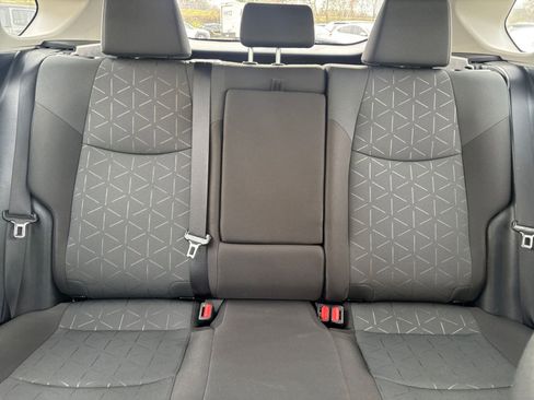 Used 2025 Toyota RAV4 XLE image 38