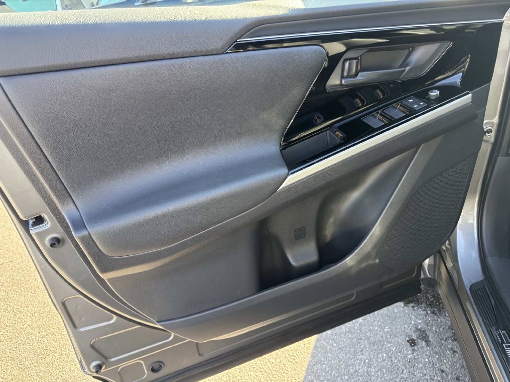 Used 2024 Toyota bZ4X FWD w/ Weather Package image 20