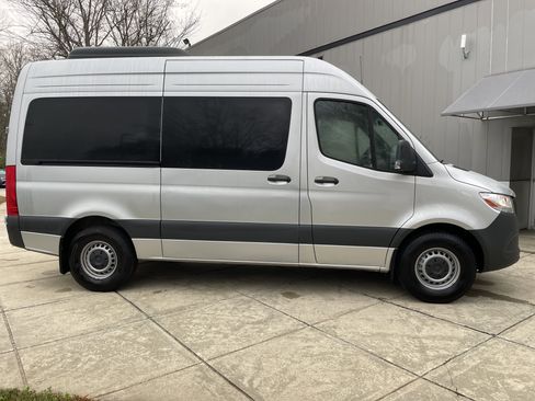 Used 2024 Mercedes-Benz Sprinter 2500 image 5