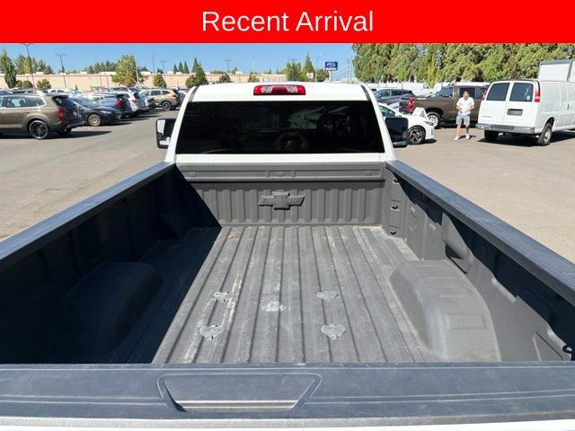Used 2025 Chevrolet Silverado 3500 LT AWD/4WD image 7