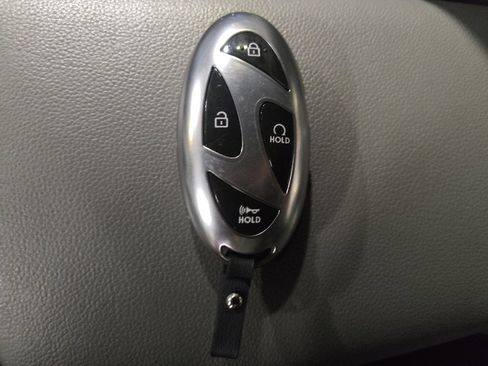 Used 2025 Hyundai Elantra Sport FWD image 32