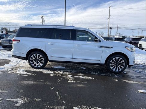 Certified 2022 Lincoln Navigator L Reserve image 6