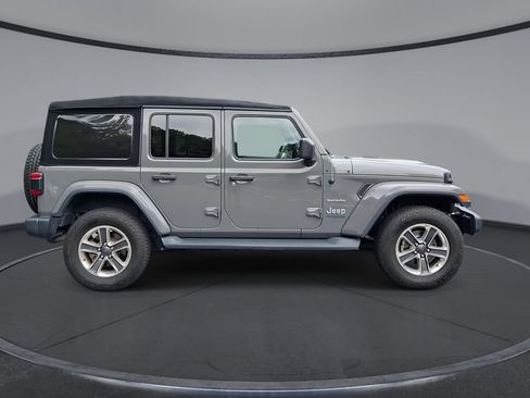 Used 2020 Jeep Wrangler Unlimited Sahara AWD/4WD image 5