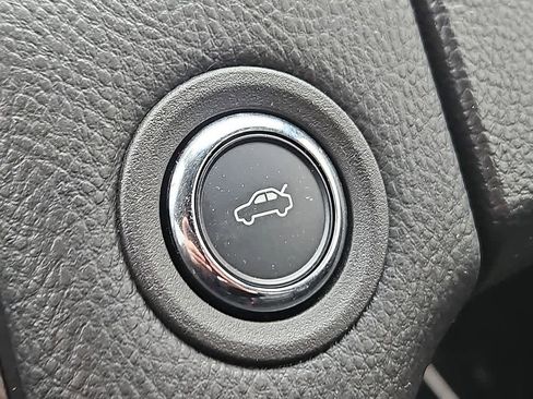 Used 2018 Ford Taurus SHO w/ Driver Assist Package image 25