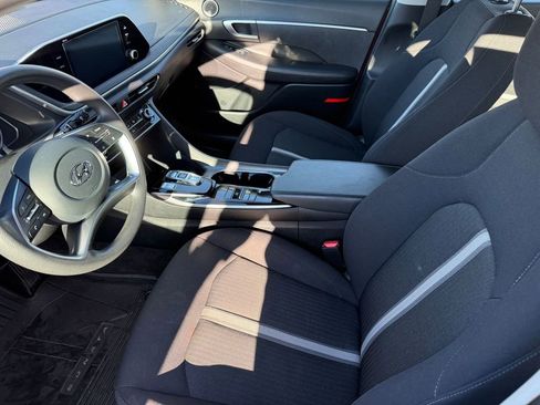 Used 2023 Hyundai Sonata SE w/ Preferred Accessory Package image 11