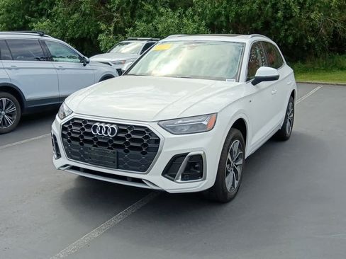 Used 2023 Audi Q5 2.0T Premium Plus w/ Premium Plus Package AWD/4WD image 2
