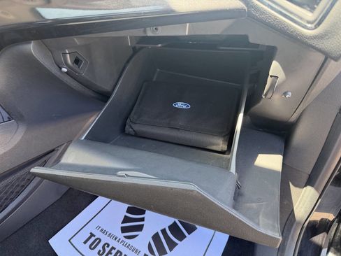 Used 2019 Ford Escape Titanium image 31