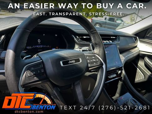 Used 2022 Jeep Grand Cherokee L Limited w/ Black Appearance Package AWD/4WD image 11