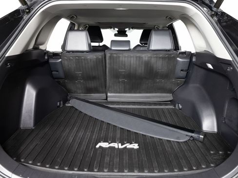 Used 2022 Toyota RAV4 XLE Premium AWD/4WD image 20
