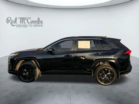 Used 2022 Toyota RAV4 SE image 2