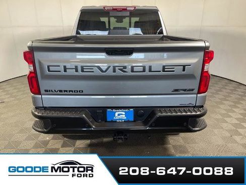 Used 2023 Chevrolet Silverado 1500 ZR2 w/ Technology Package AWD/4WD image 7