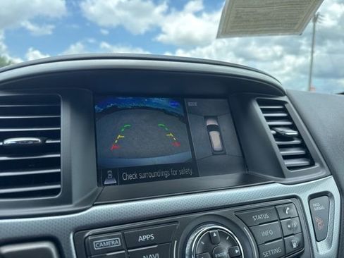 Used 2020 Nissan Pathfinder SL AWD/4WD image 14