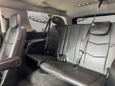 Used 2018 Cadillac Escalade ESV 4WD image 25
