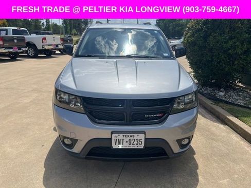 Used 2018 Dodge Journey SXT w/ Connectivity Group image 2