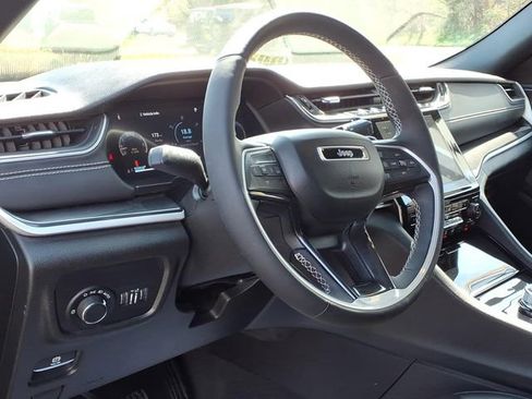 Certified 2023 Jeep Grand Cherokee L Laredo AWD/4WD image 20