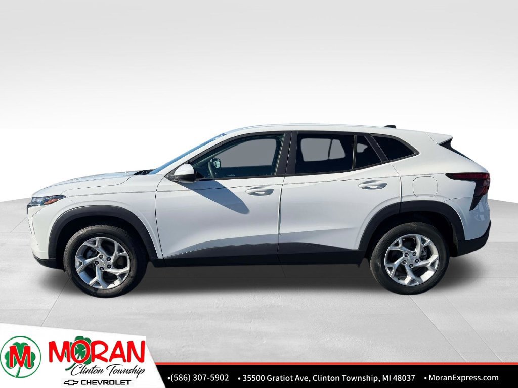 Certified 2024 Chevrolet Trax LS w/ LS Convenience Package FWD image 3