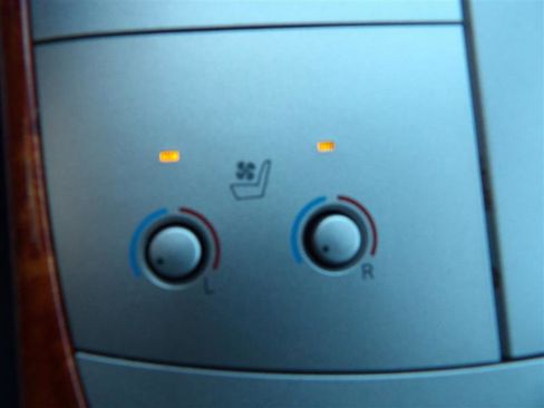 Used 2006 Toyota Avalon Limited image 22