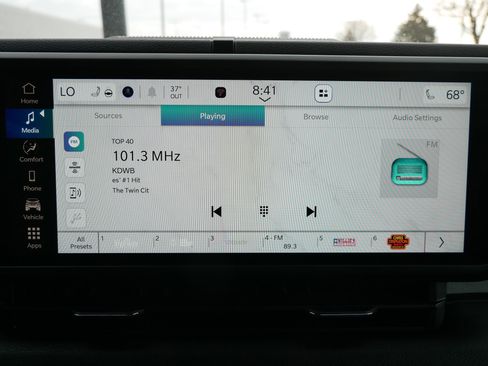 Used 2025 Jeep Wrangler Sport S image 17