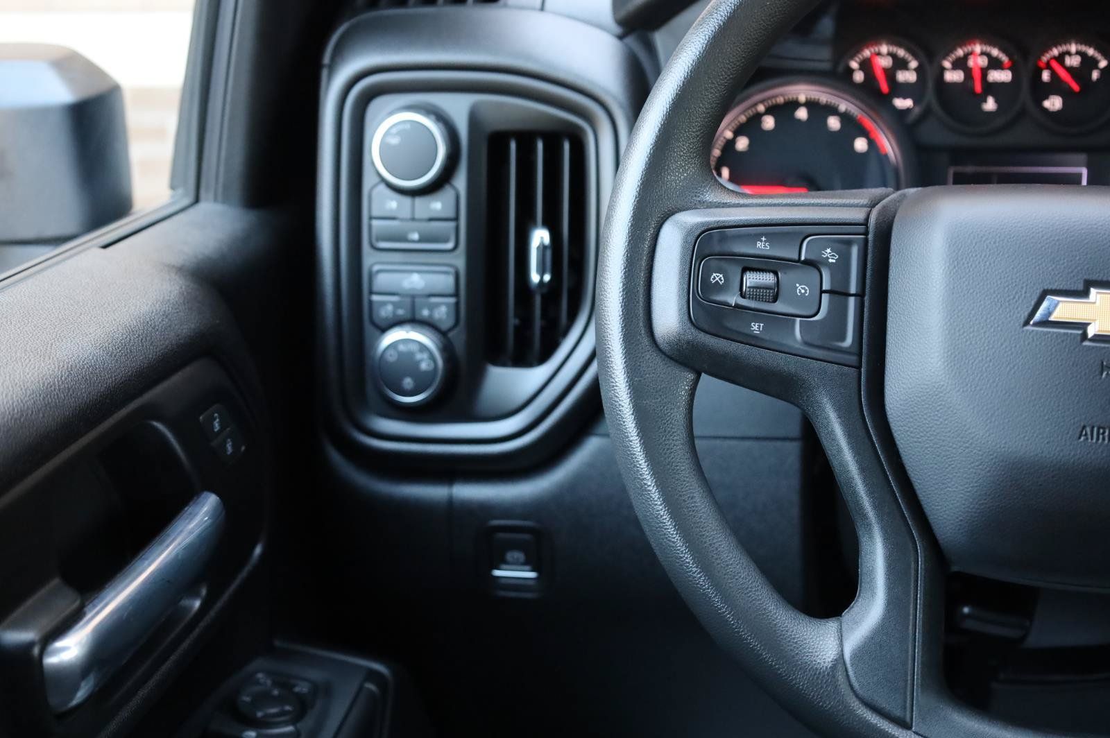 Used 2024 Chevrolet Silverado 2500 W/T w/ WT Convenience Package AWD/4WD image 31