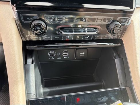 New 2025 Jeep Grand Cherokee Limited w/ Trailer Tow Package image 14