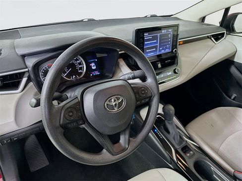 Used 2022 Toyota Corolla LE image 10