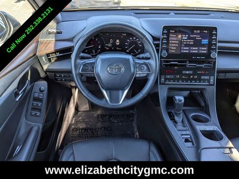 Used 2022 Toyota Avalon XLE image 16